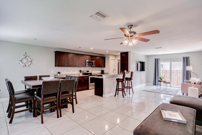 Photo - 2315 6th Ave W House