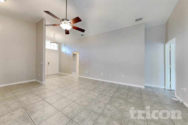 Foto del edificio - 7641 Manor Dr
