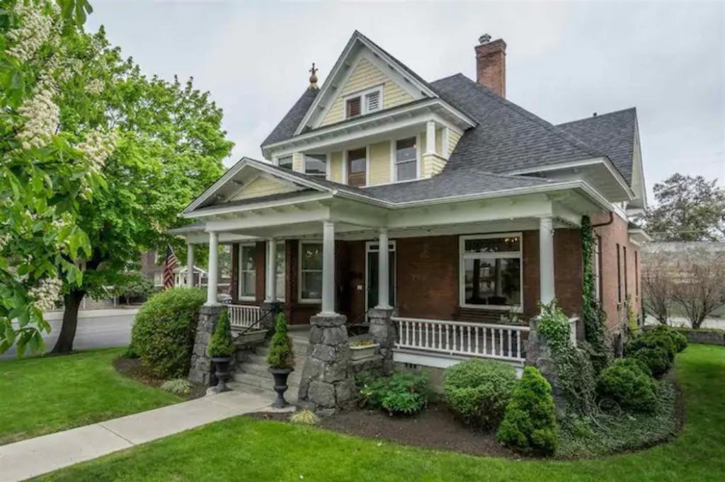 Primary Photo - 1001 W Augusta Ave. Spokane