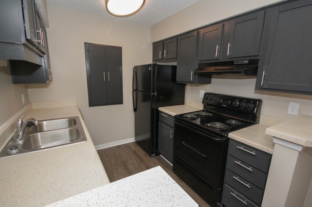 Primary Photo - 925 Gresham Ave NE