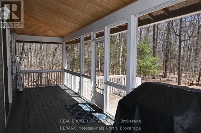 Building Photo - 351 Chub Lake Rd