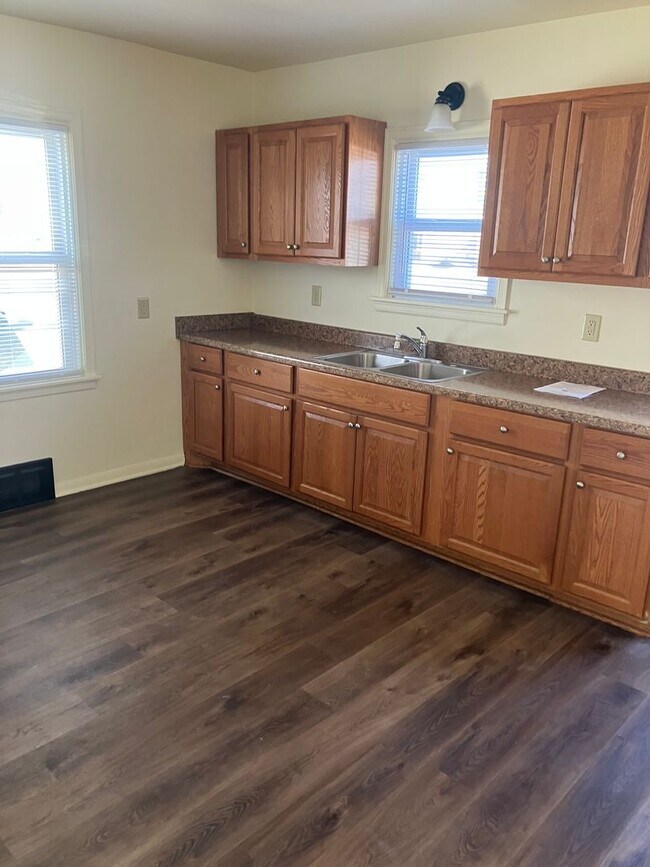 Foto del edificio - Coming SOON! Single Two Story Family 3 Bedroom Home