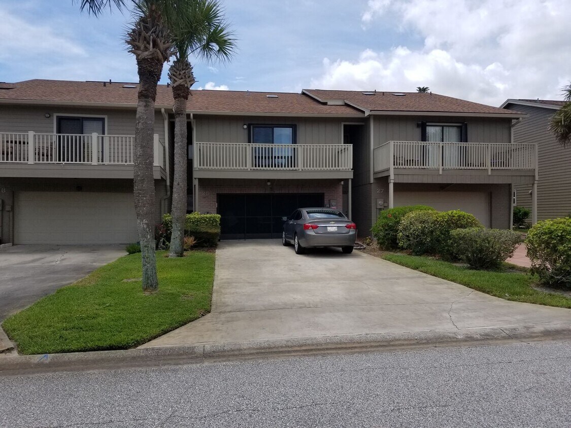 Primary Photo - Beautiful Townhome 2 Bedroom 2.5 Bathroom