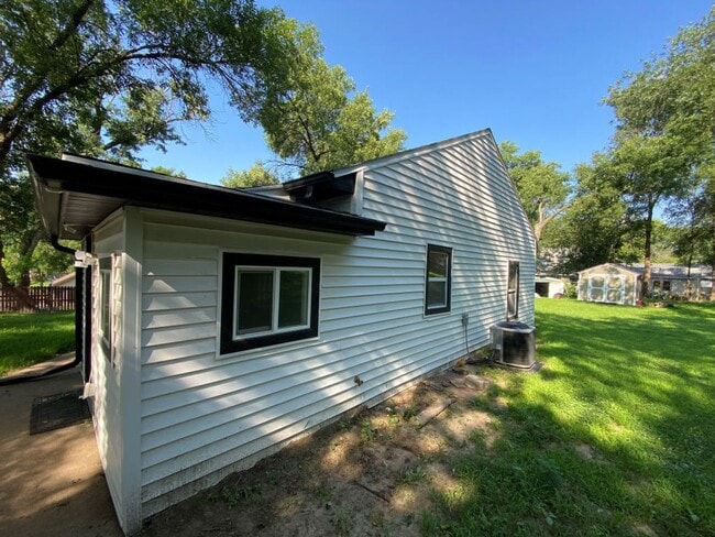 Building Photo - LEASE TO OWN $2,000 MO