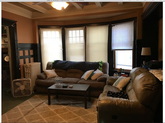 Building Photo - 2913 N Farwell Ave