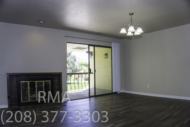 Building Photo - 1125 N Camelot Dr