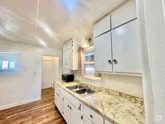 Building Photo - 342 Martin St