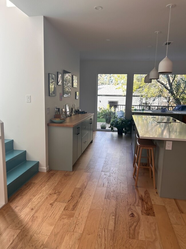 Photo du bâtiment - 1303-1315 15 St E