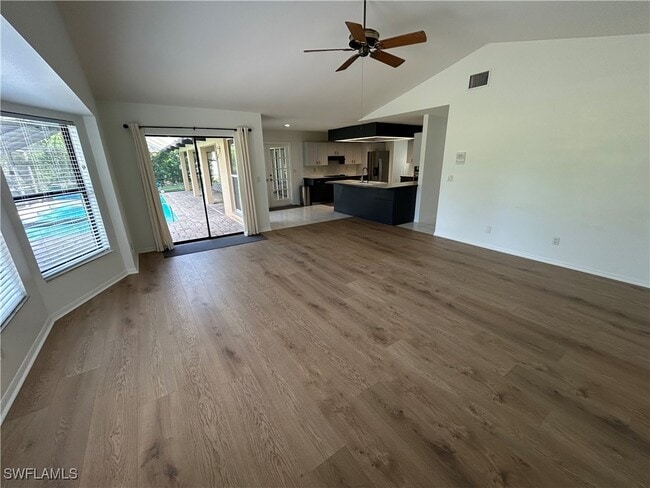 Foto del edificio - 7741 Twin Eagle Ln