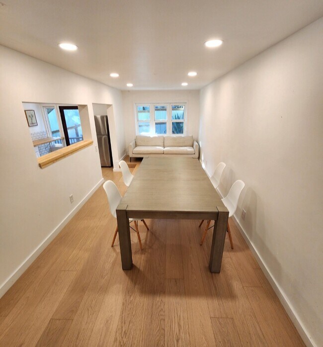 Foto del edificio - 380 Box Canyon Rd