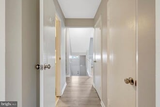 Building Photo - 7065 Leewood Forest Dr