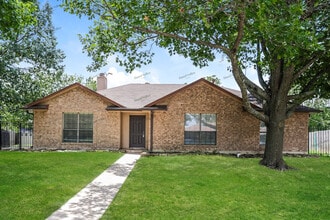 Building Photo - 8014 Meadowlark Ln