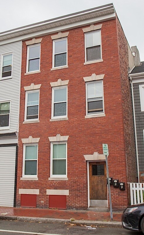Building Photo - 201 Harvard St
