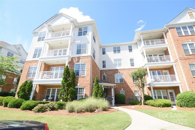 Building Photo - 14945 Santa Lucia Dr