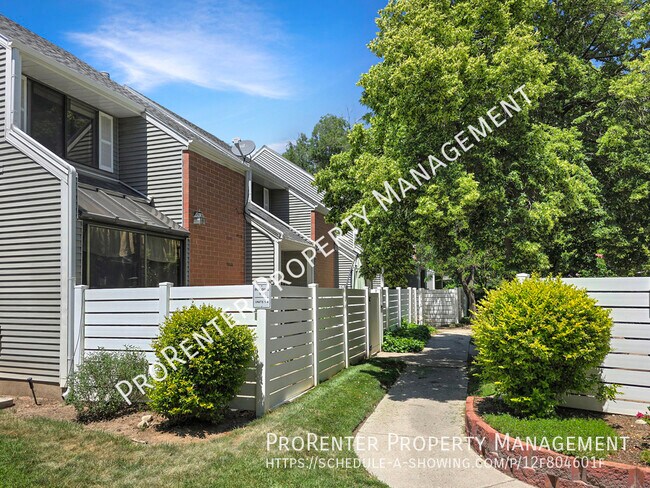 Foto del edificio - 975 Essex Ct Way
