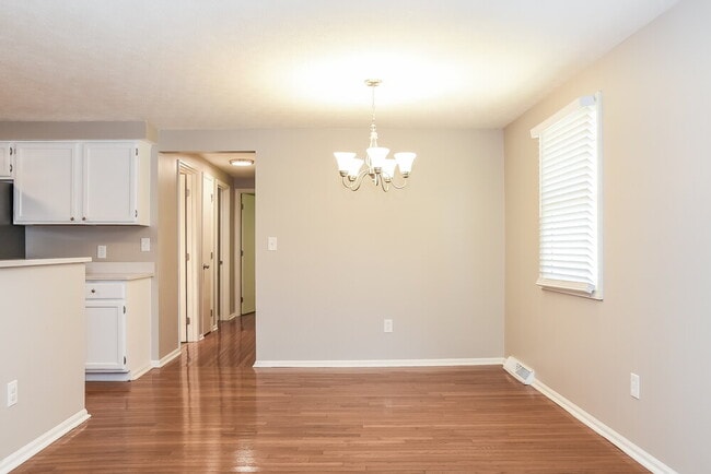 Building Photo - 1204 Daylight Dr