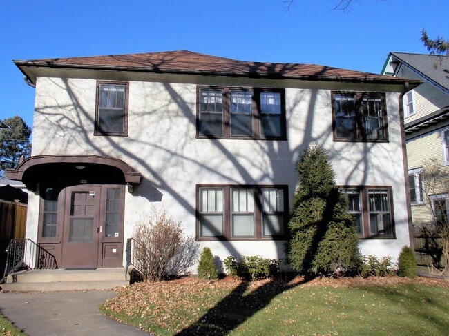 Beautiful Stucco exterior - 969 Saint Clair Ave