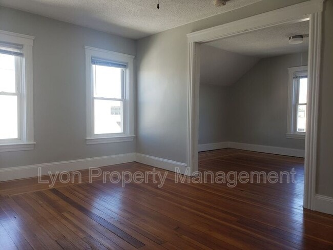 Building Photo - 135 Pullen Ave