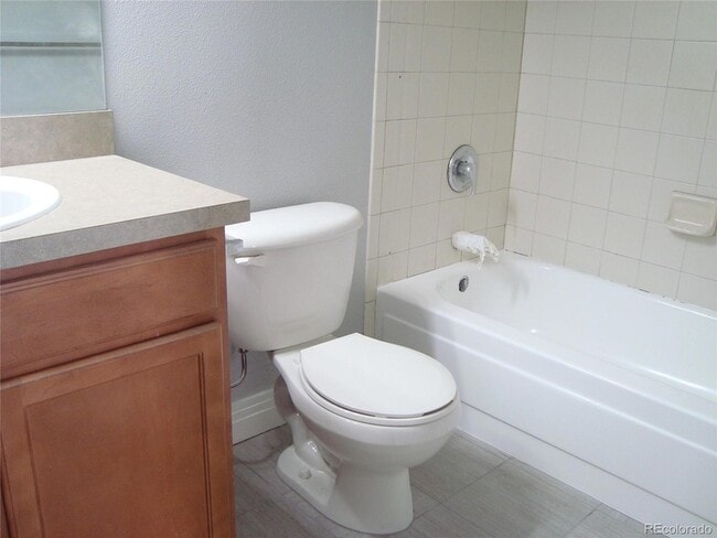 Photo - 601 W 11th Ave Apartment