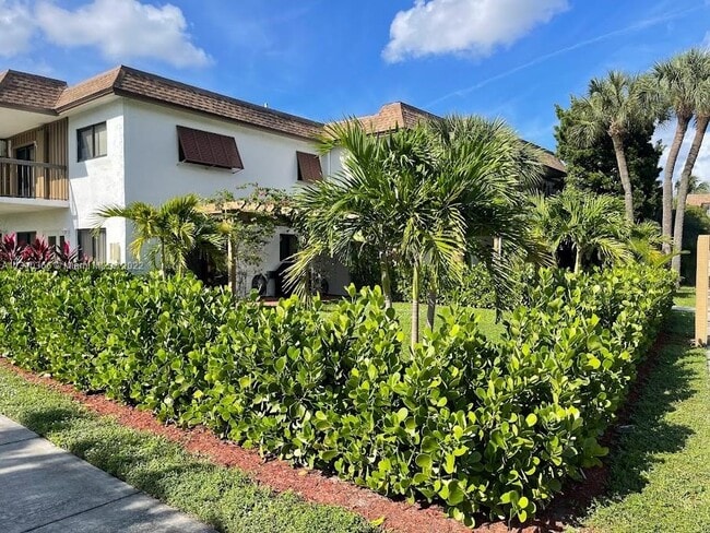 Building Photo - 6885 NW 169th St