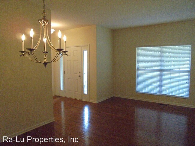 Building Photo - 4 br, 3.5 bath House - 8432 Pheasant Ridge...