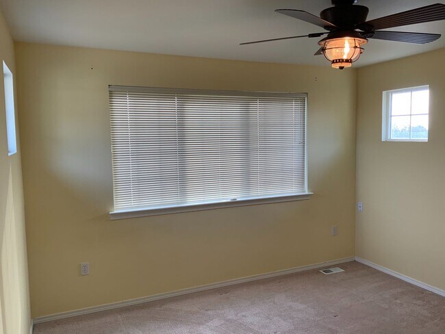 Building Photo - Home for Rent in Ephrata