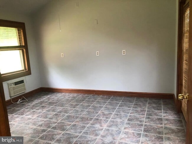 Building Photo - 16495 Pine Springs Ln