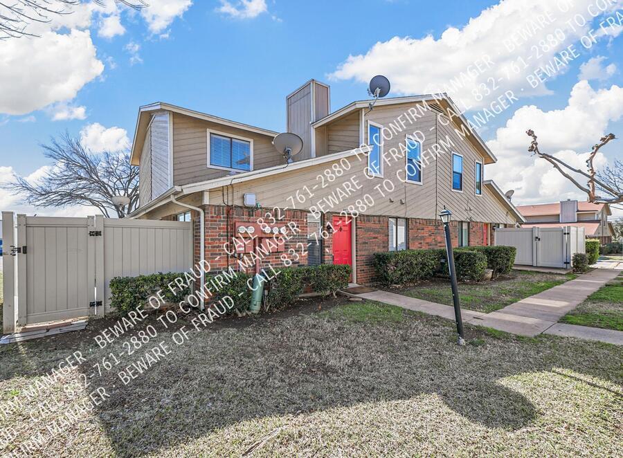 Foto principal - Lovely Renovated Townhome In Carrollton!