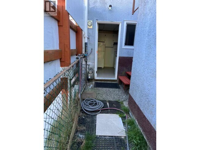 Photo du bâtiment - 610 Kensington Ave