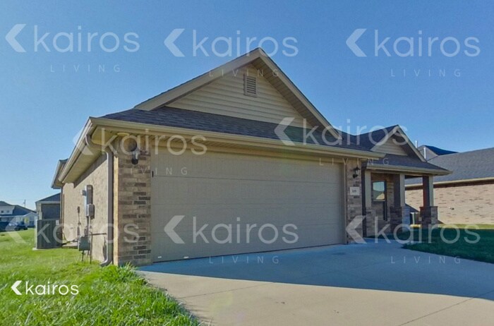 Photo - 309 Pin Oak Street