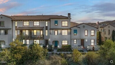 Building Photo - 354 Solares St