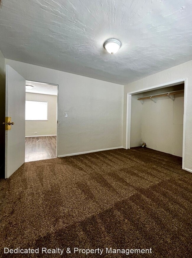 Building Photo - 3 br, 1 bath House - 910 N. Naches Ave