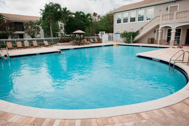 Foto del edificio - 156 SW Peacock Blvd