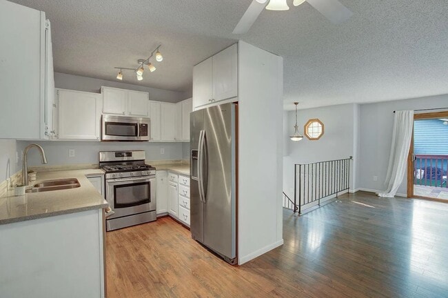 Cocina - 880 Pontiac Ln