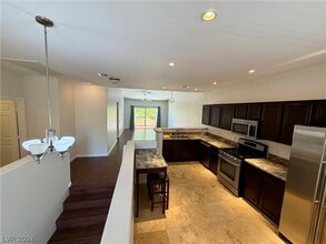 Building Photo - 704 Peachy Canyon Cir
