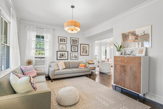 Foto del edificio - 251 Mt Pleasant Ave