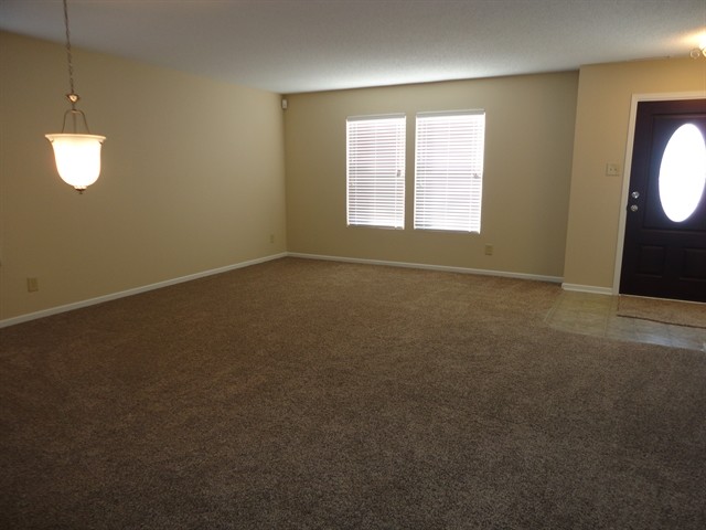 Building Photo - 10395 Butler Dr