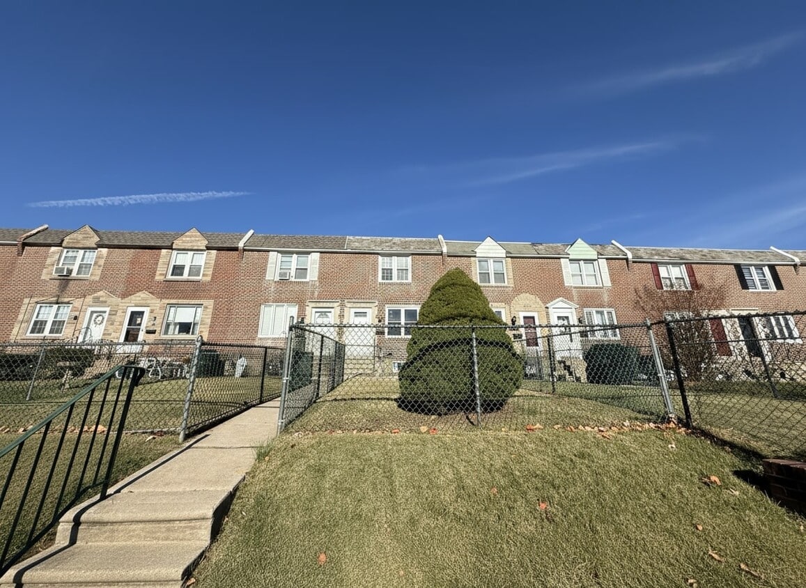 Primary Photo - 119 W Madison Ave