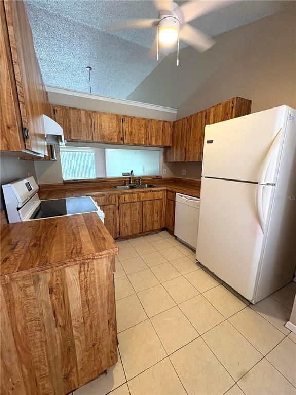 Foto del edificio - 3319 Fox Lake Dr