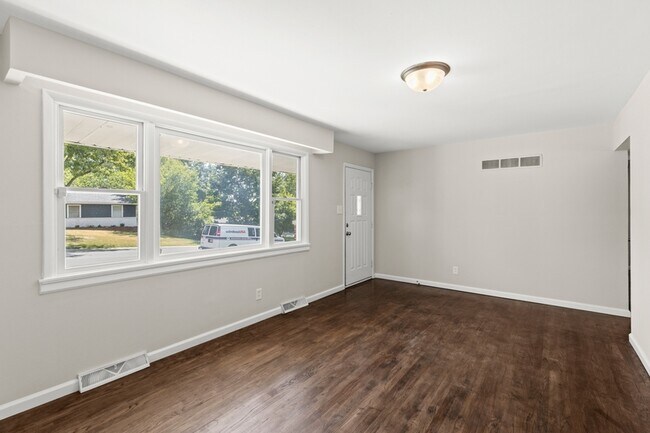 Foto del edificio - 1517 Lincoln Dr