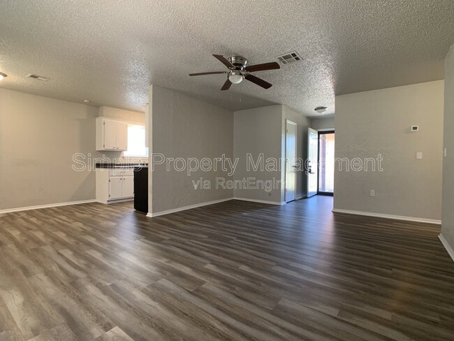 Photo - 14206 NE 4th St House