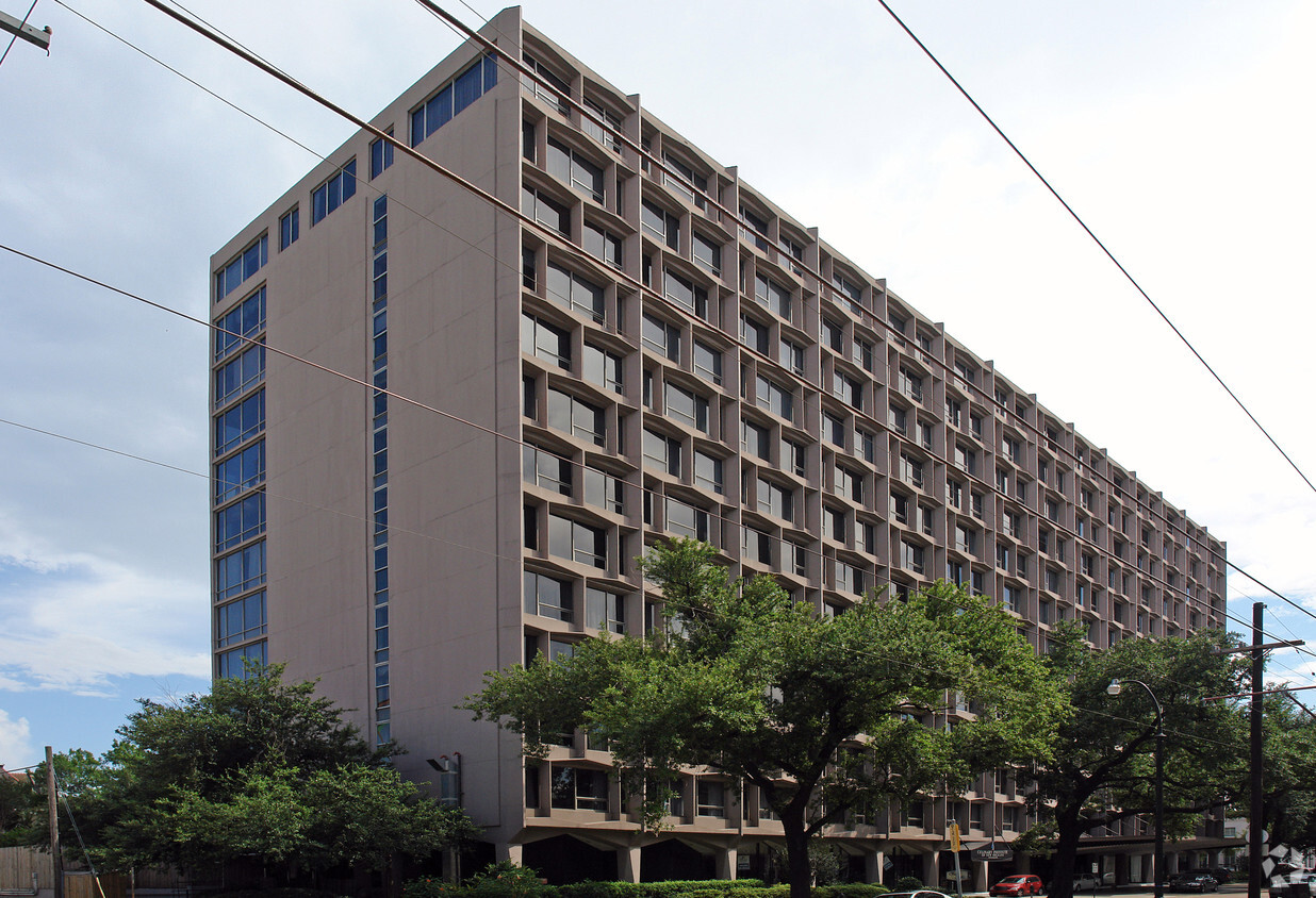 Foto del edificio - The Carol Condominium