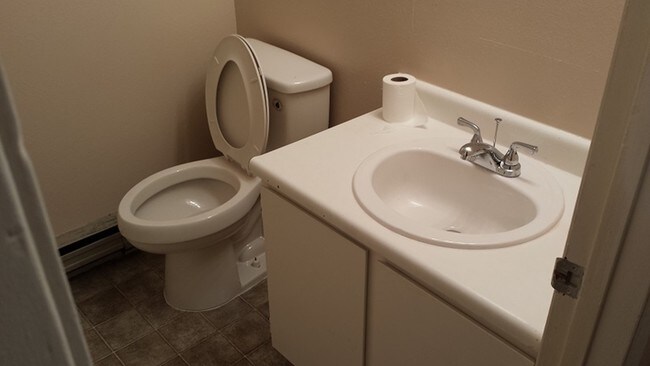 Building Photo - 4223 N Progress Rd