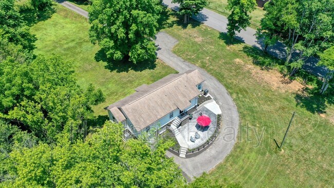 Foto del edificio - 4518 Holston Hills Rd