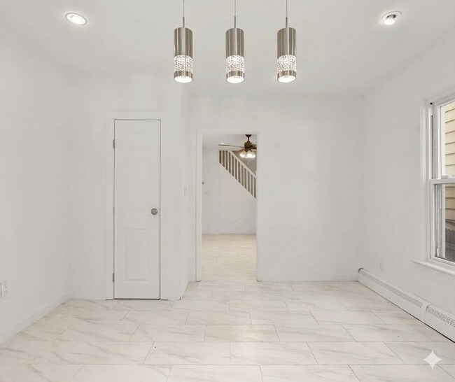 Photo - 2 Kitchen Home in Forest Hills