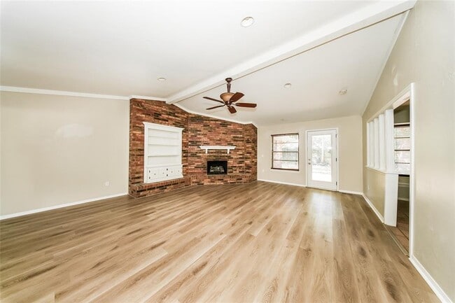 Foto del edificio - 9725 Pheasant Ln