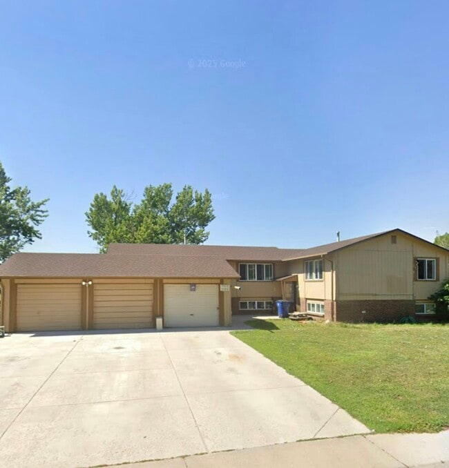 Building Photo - 9052 W Washburn Pl