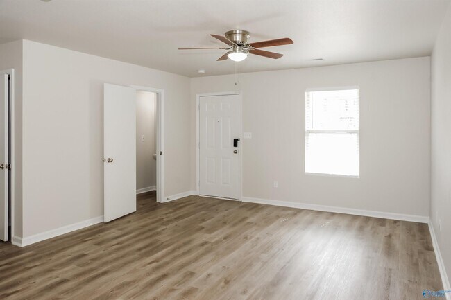 Foto del edificio - 171 Cloverbrook Dr