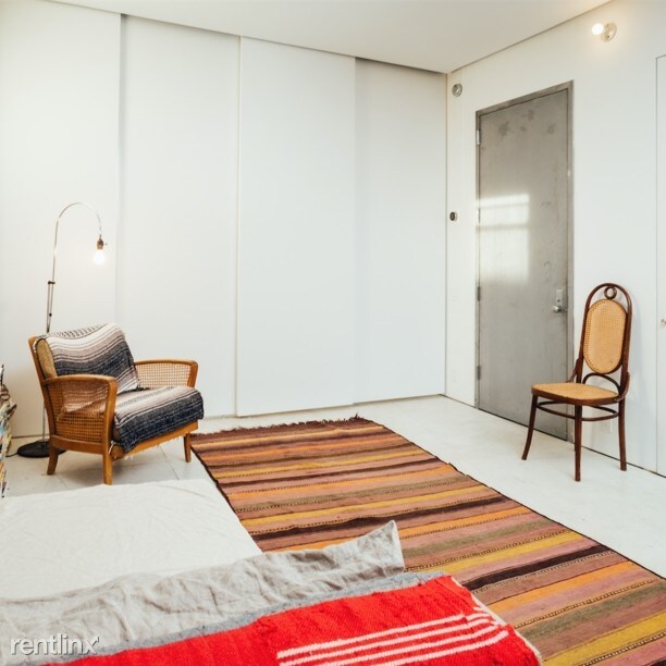 Foto del edificio - 6012 71st Ave