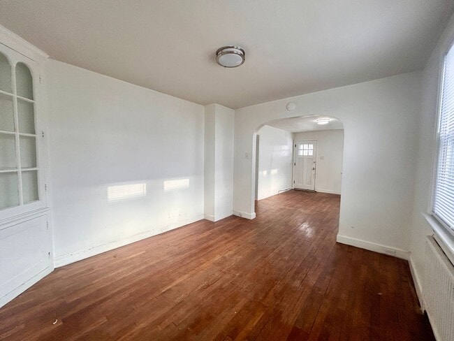 Building Photo - 126 Roselawn Ave